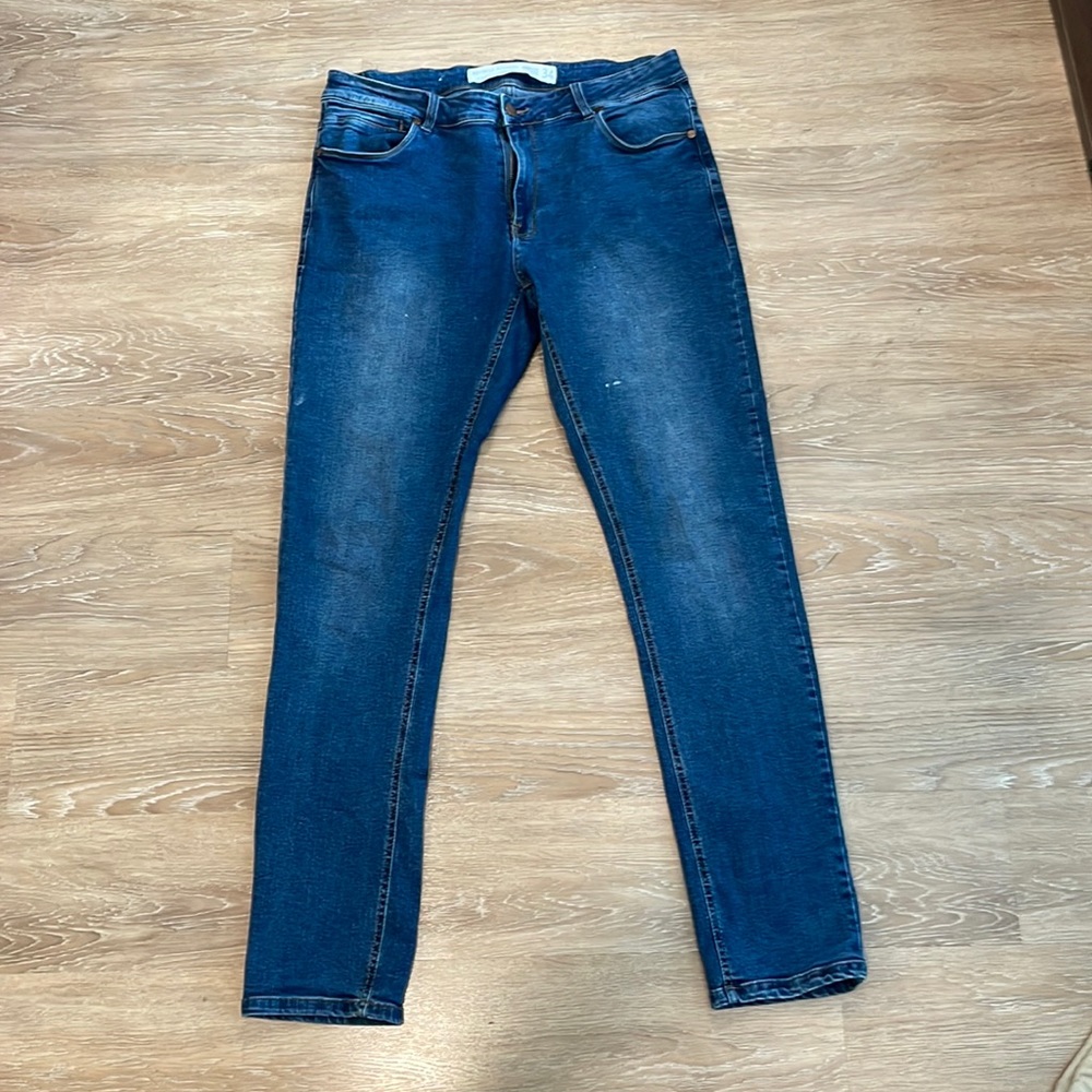 Barbell Straight Athletic Fit Medium Wash Jeans. Size 34/34